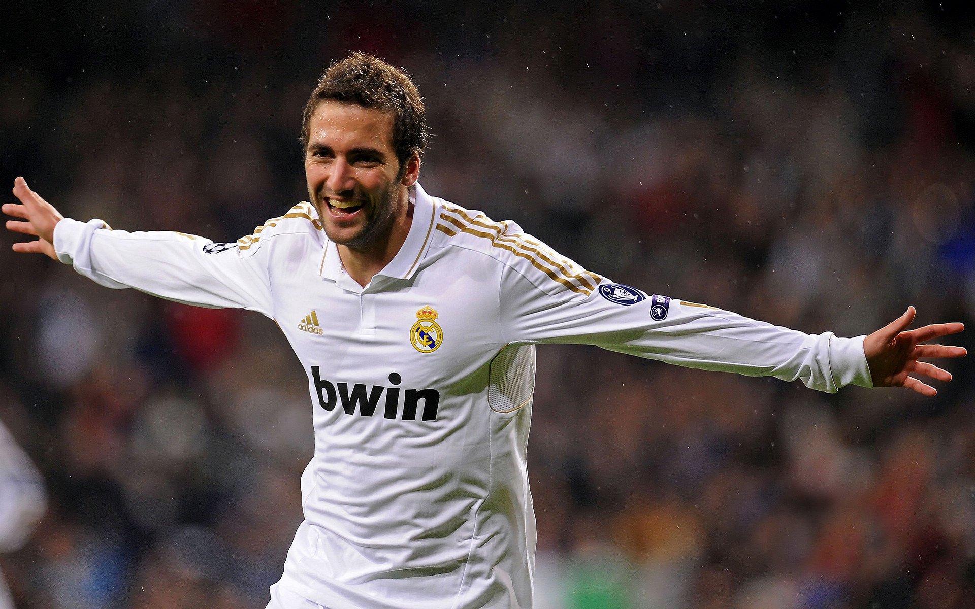 世界拳击洲际金腰带赛长沙站 中国拳手技术点数优势战胜哈萨克斯坦悍将